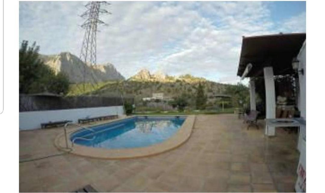 Apartamento en Cortijo totalmente reformado en pleno paraje natural Junto al Caminito del Rey y los sectores mas importantes de escalada A solo 2 minutos de la Estacion de tren Álora Exterior foto